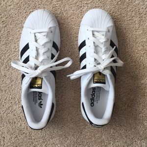 Women’s Adidas Superstar NWOT